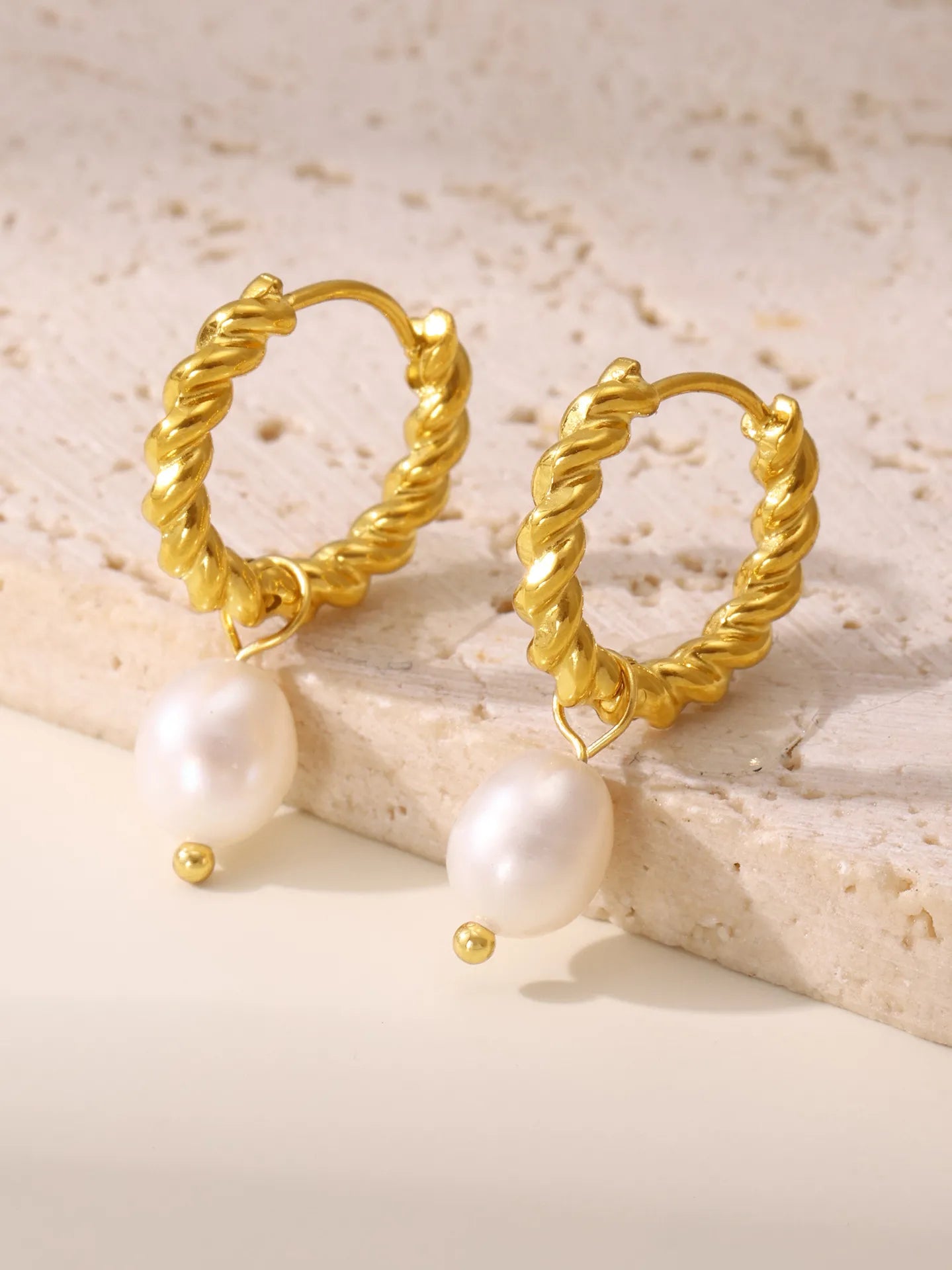 Twist Buckle Pearl Earrings