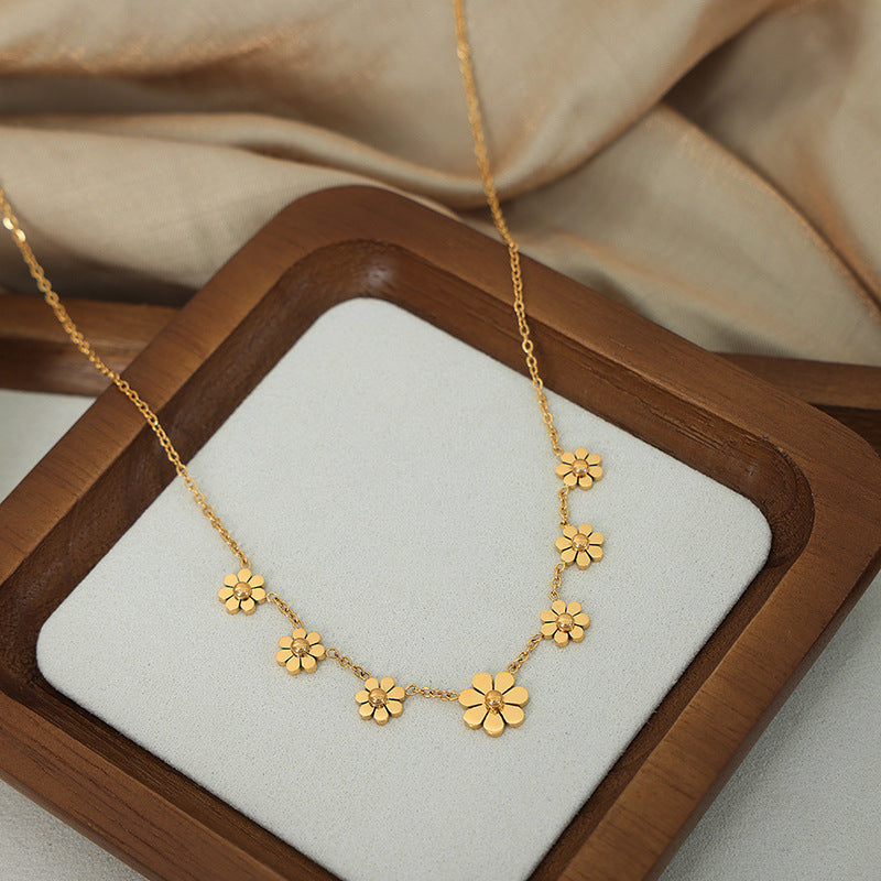 Elegant Flower Necklace